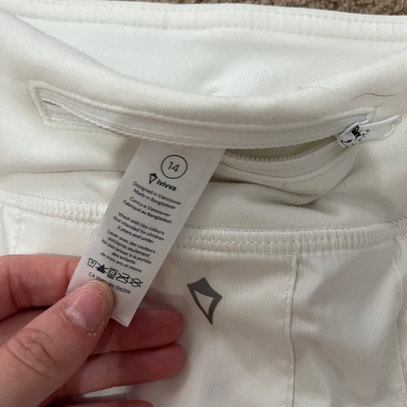 Lululemon kids white Ivivva skirt size 14 WILL DEFINITELY fit size XS #lululemon - Picture 3 of 3